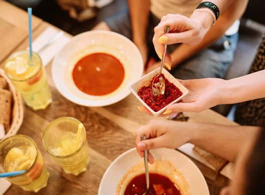 Budapest: Streetfood-Tour im 7. Bezirk & Süßwein genießen