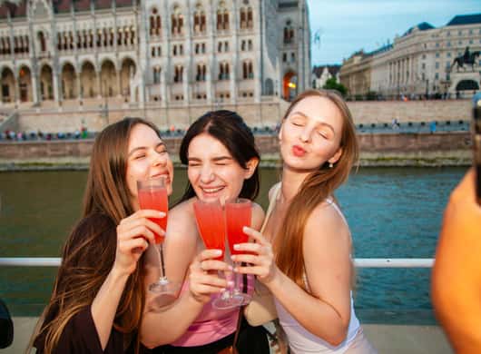 Budapest: Sunset Cruise & unbegrenzter Prosecco