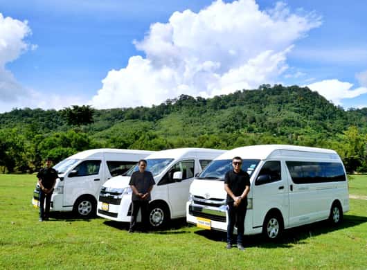Bangkok: Flughafen Suvarnabhumi zum Hotel Transfer in Privatauto