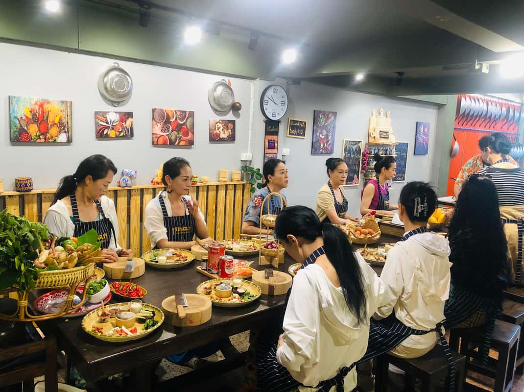 Bangkok: Tingly Thai Cooking School Halbtages-Kochkurs