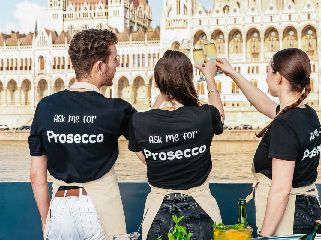 Budapest: Prosecco, Bier und Aperol Spritz so viel du willst