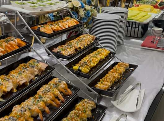 Bangkok: Dinner Cruise & Flussansicht bei Nacht