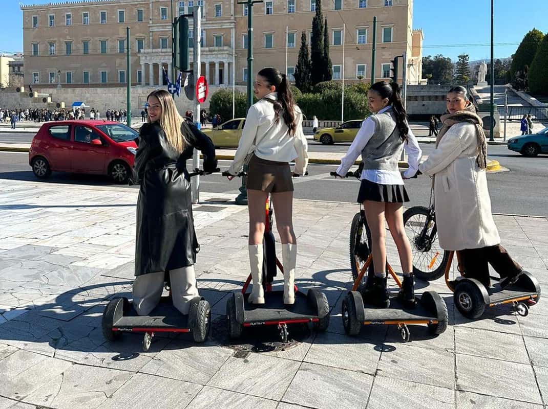 Modernes Athen Ayo