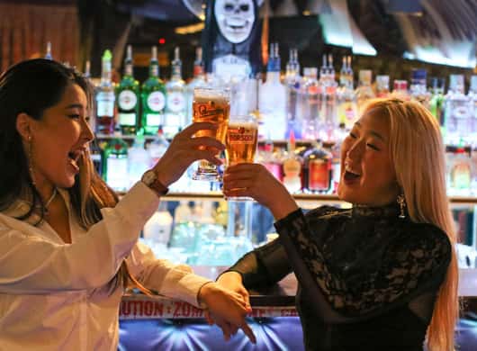 Budapest: Bar-Nachttour mit lokalen Drinks & Spaß