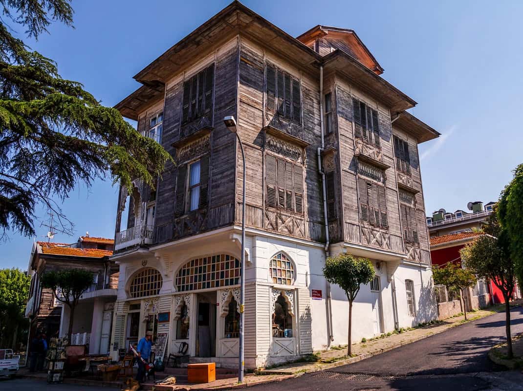 Istanbul Princes island Tour visiting 2 island