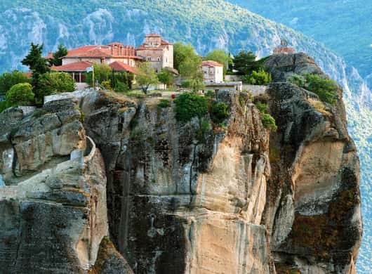 Athen: Klöster von Meteora & Theopetra-Höhle entdecken