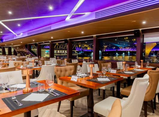 Bangkok: Luxoriöse Dinner-Bootsfahrt & Chao Phraya Fluss
