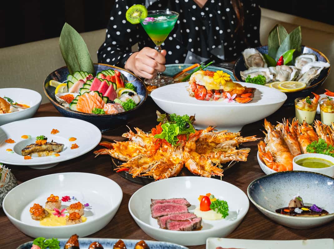 Bangkok: Great Harbour International Buffet