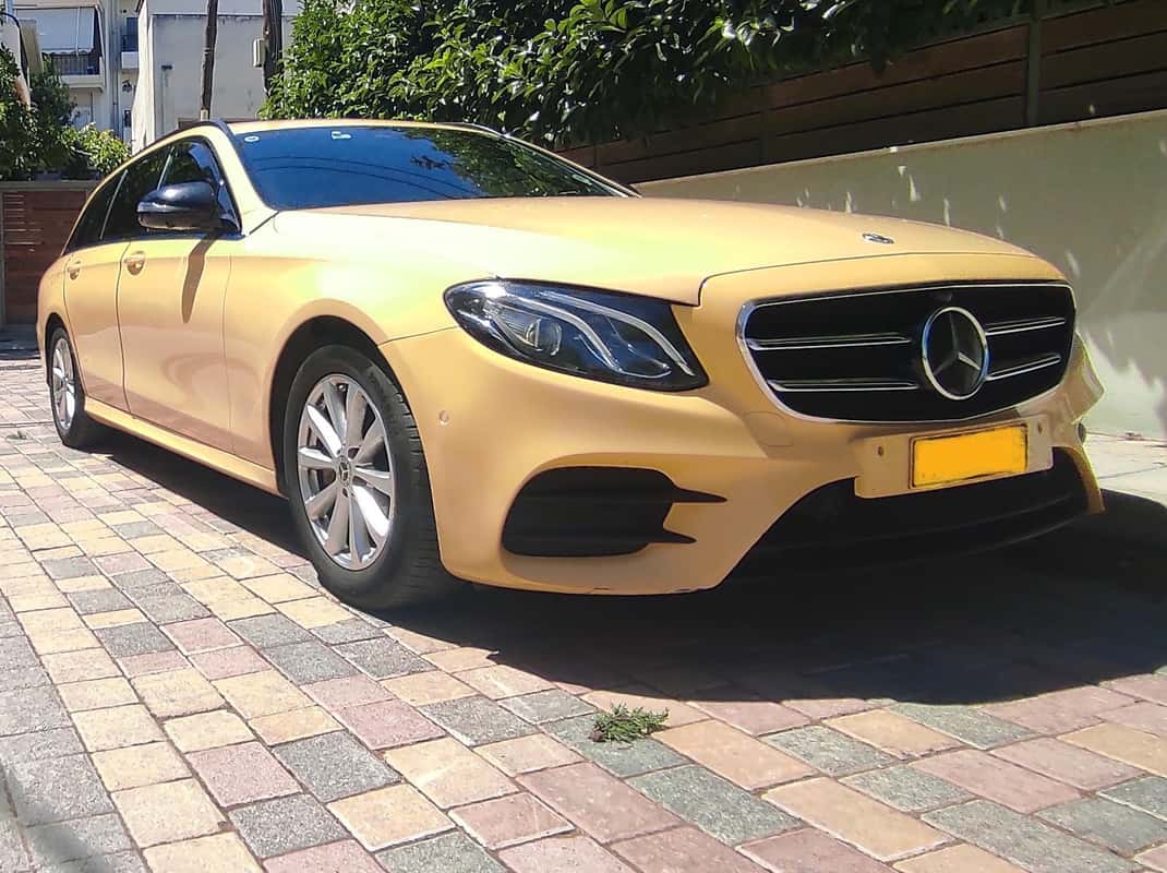 Privater Transfer zwischen dem Flughafen Athen und dem Hafen von Piräus