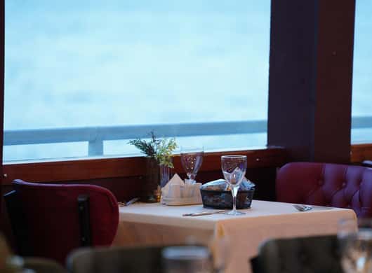 Istanbul: Bosporus-Dinner-Kreuzfahrt mit Hoteltransfer